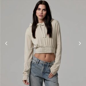 TALENTLESS BOXER CROPPED HOODIE IN BONE